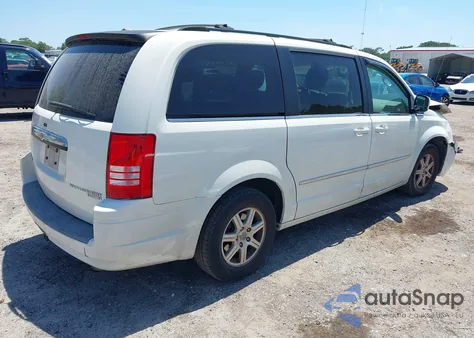 2009 Chrysler Town & Country Touring from USA, damaged, VIN 2A8HR541X9R584881